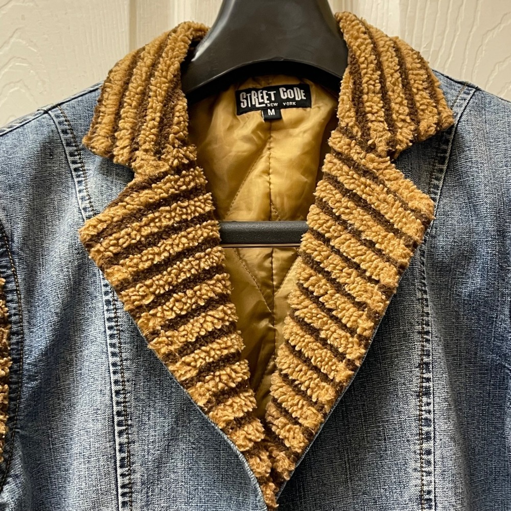 Vintage Street Code Women's Medium Faux Fur Denim Blazer Medium Wash Pockets